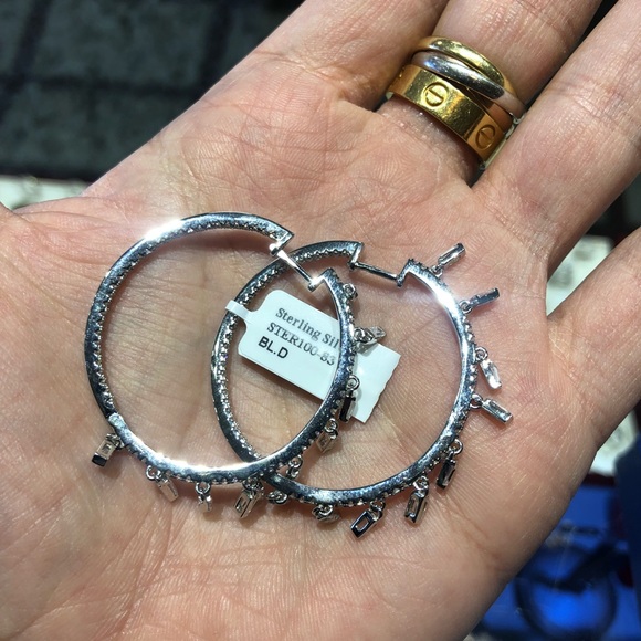 Gorgeous Hanging, Hoop Baguette Emerald Cut Earring! - Picture 2 of 4